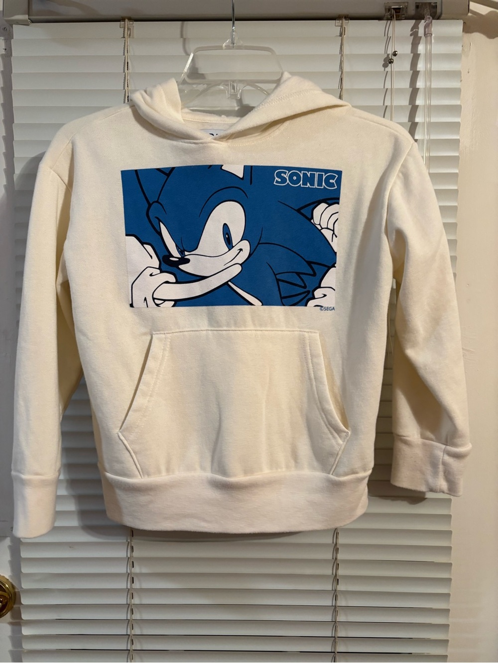 SEGA Sonic The Hedgehog Hoodie Youth Size Medium (8) white cream Sweatshirt